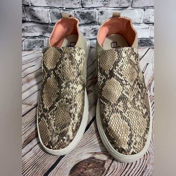 Hey Dude Peyton Shoes Women's 9 Metallic Brown Snake Embossed Slip On Sneakers - Picture 11 of 13